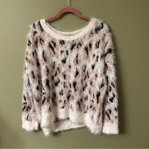 MinkPink Cheetah Animal Print Oversized Sweater Size L Boxy Leopard Eyelash Soft